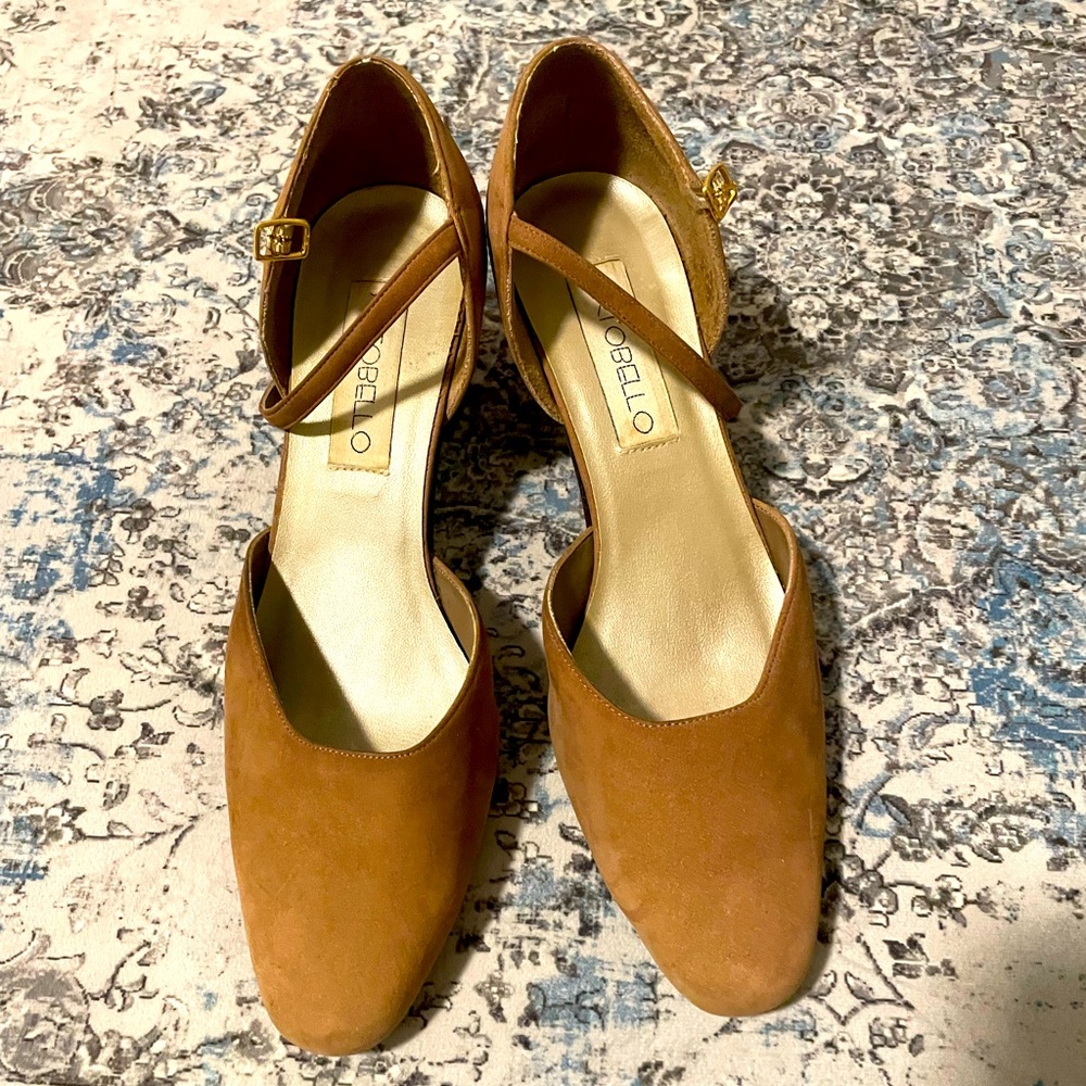 Artobello camel suede, size 9